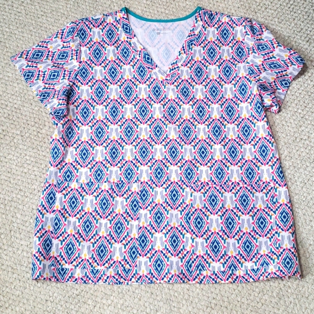 Medcouture print scrub top, size XL